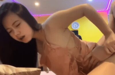 คลิปหลุดกลุ่มลับVIP bimxz น้องบิ๋ม Bigo Live โม๊คควยให้ก่อนโดนจับเย็ดสดท่าหมา ครางเสียว เย็ดกระแทกหีรัวๆ สลับมาเด้าด้านหลังได้อารมณ์
