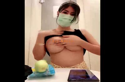 น้องดาด้า จัดโชว์บนรถ