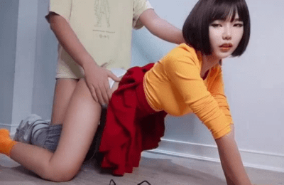 คลิปหลุดมีนา minichu สาวสวยสายคอสเพลย์ Onlyfans มาแนวทำแว่นตกแล้วหาไม่เจอ โดนผัวจับจกหีท่าโก่งตูด แล้วเย็ดท่าหมาคาชุด เปิดกระโปรงเอาควยยัด แล้วซอยหีไม่พักครางเสียวเร้าอารมณ์